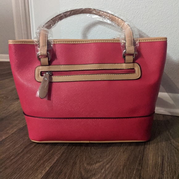 Giani Bernini Saffiano Tote - Picture 9 of 9